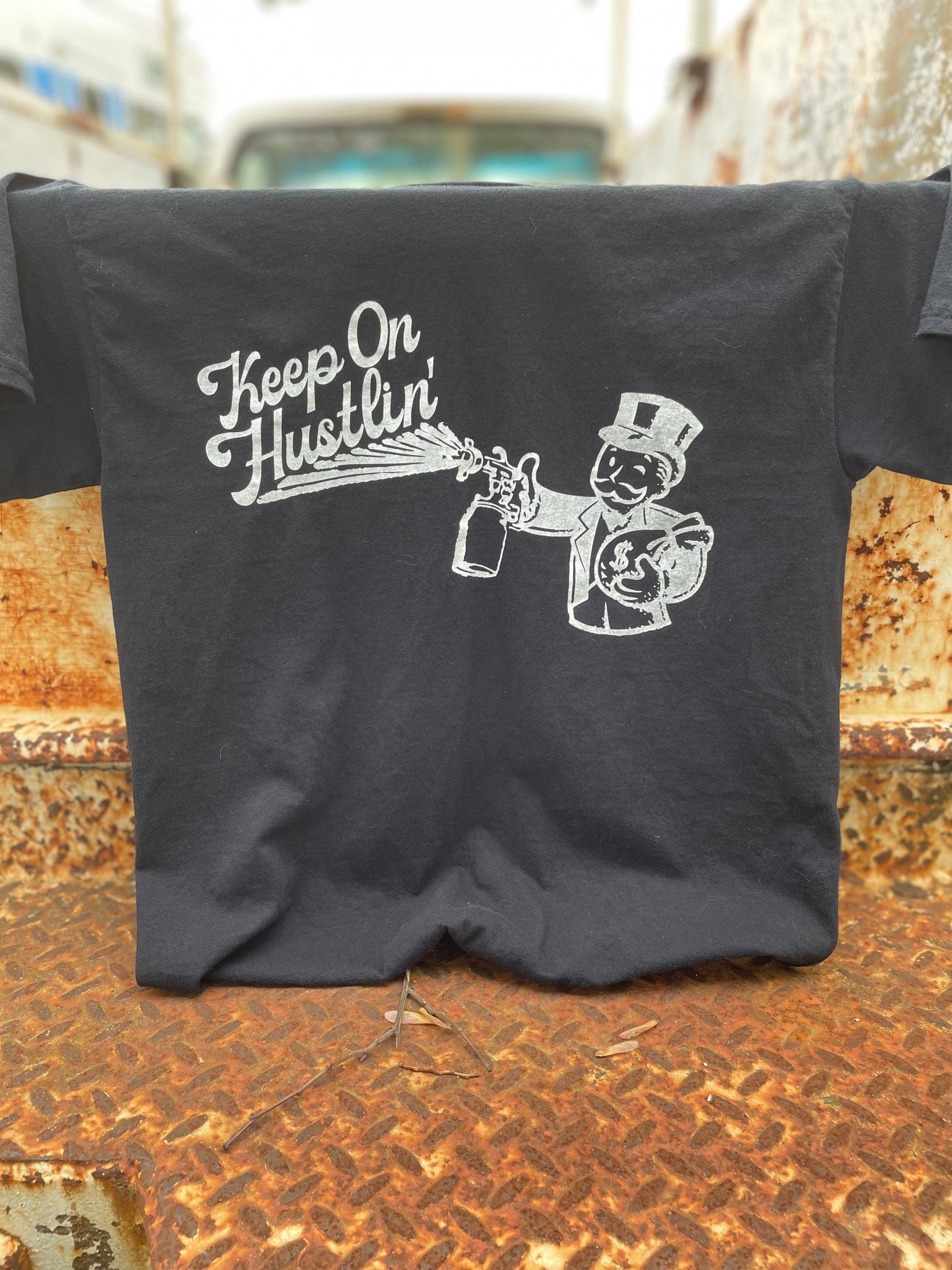 Keep On Hustlin Money Bags Throw Back Hot Rod Auto Body Tech Shirt.